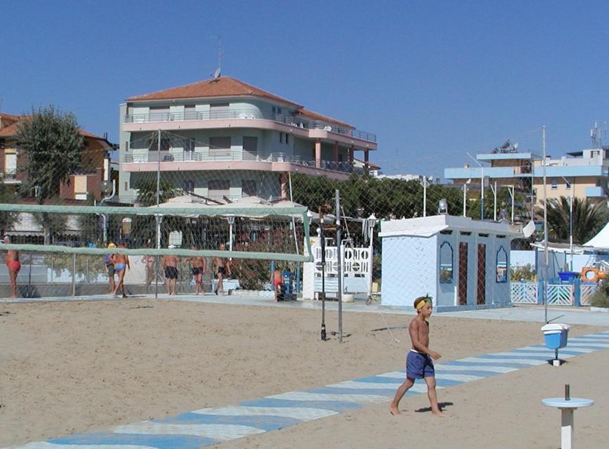 Albergo Villa Mauri Rimini Exterior foto