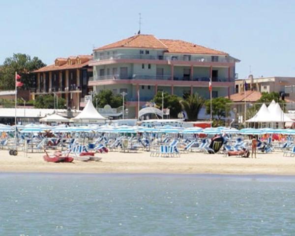 Albergo Villa Mauri Rimini Exterior foto